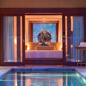 12964 Constanceepheliaresort15. Orig