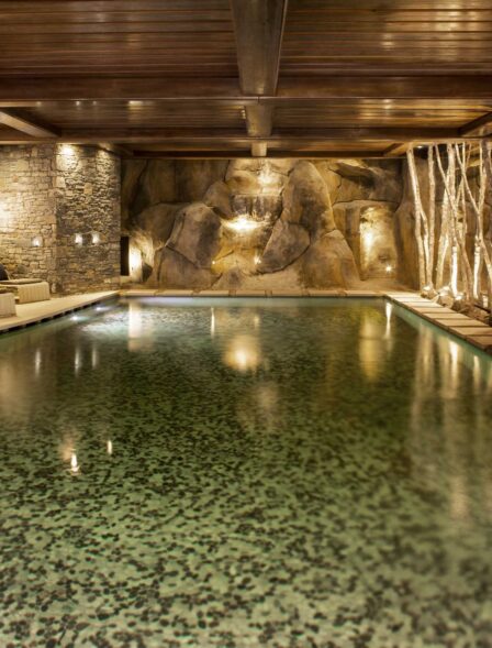 5639_chevalblanccourchevel-pool-hdhd3000x2000_orig-1.jpg